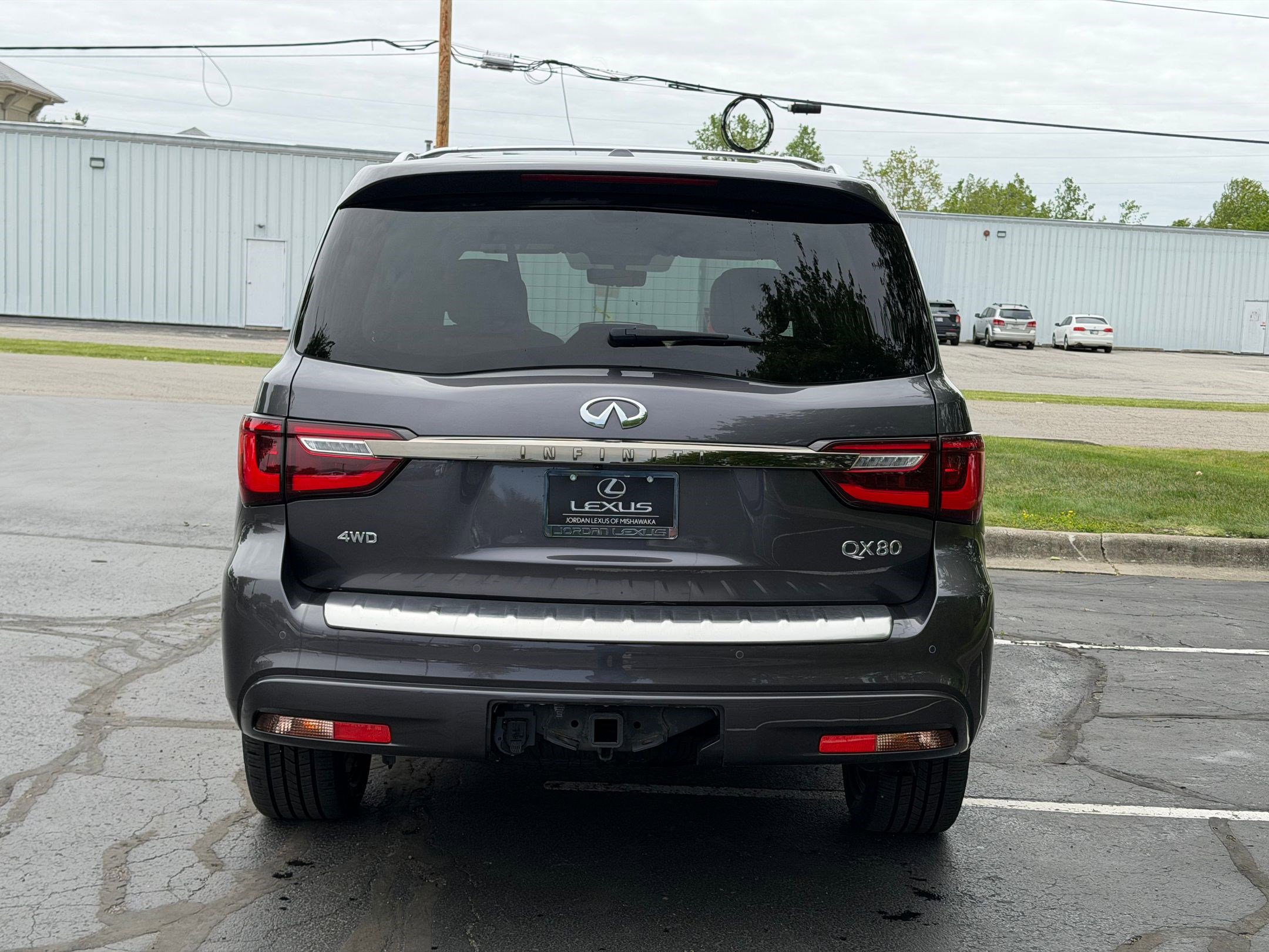 Used 2024 INFINITI QX80 Sensory AWD/4WD image 10