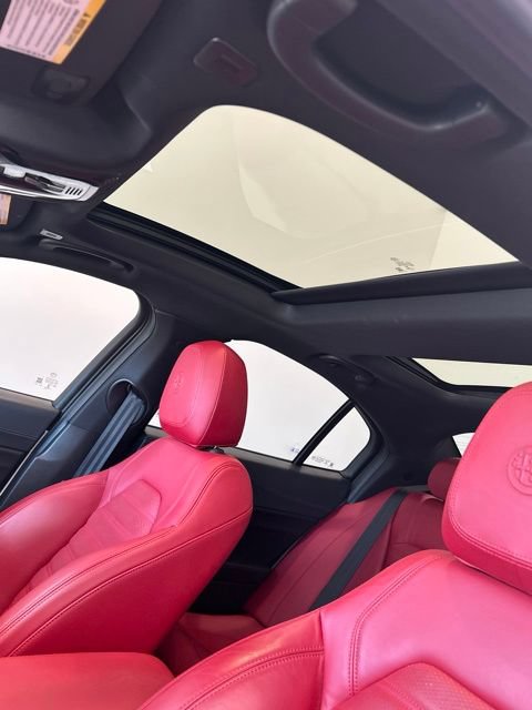 Used 2022 Alfa Romeo Giulia Veloce AWD/4WD image 10