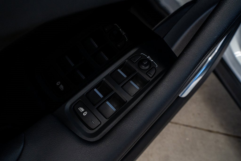 Used 2020 Jaguar I-PACE S image 34