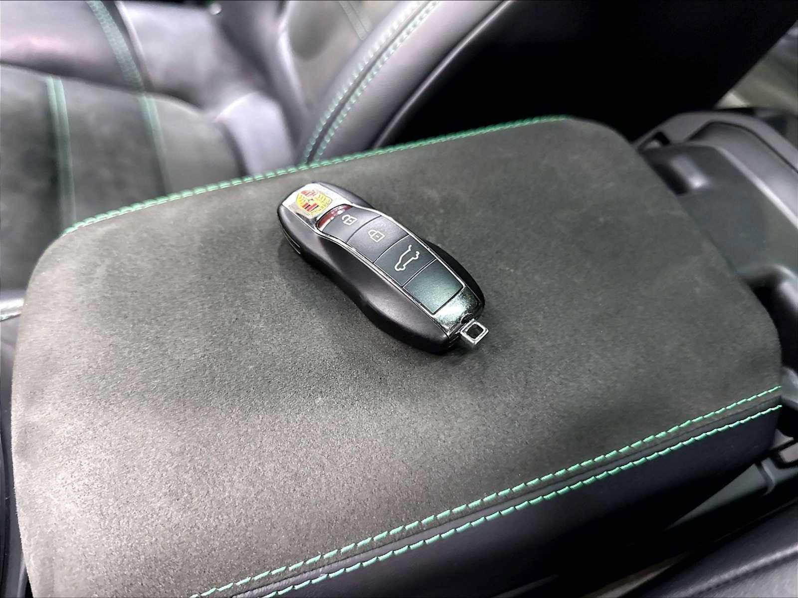 Used 2023 Porsche Macan GTS AWD/4WD image 38