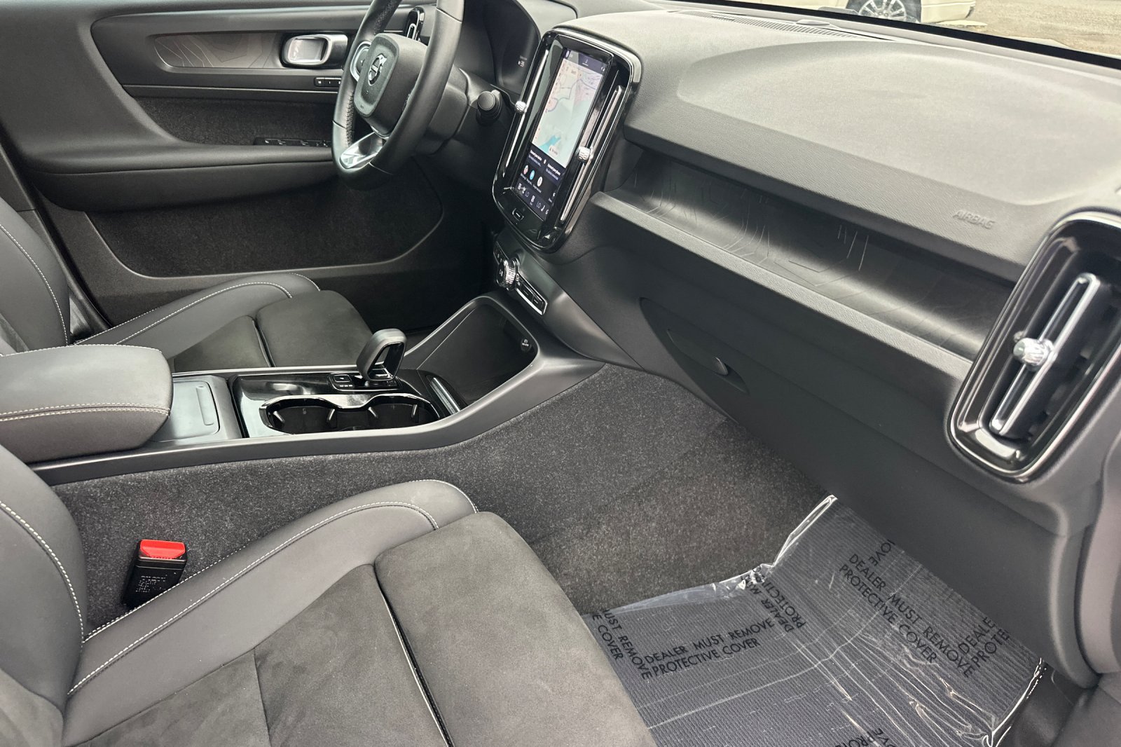Certified 2023 Volvo C40 P8 Recharge Ultimate w/ Protection Package Premier AWD/4WD image 18