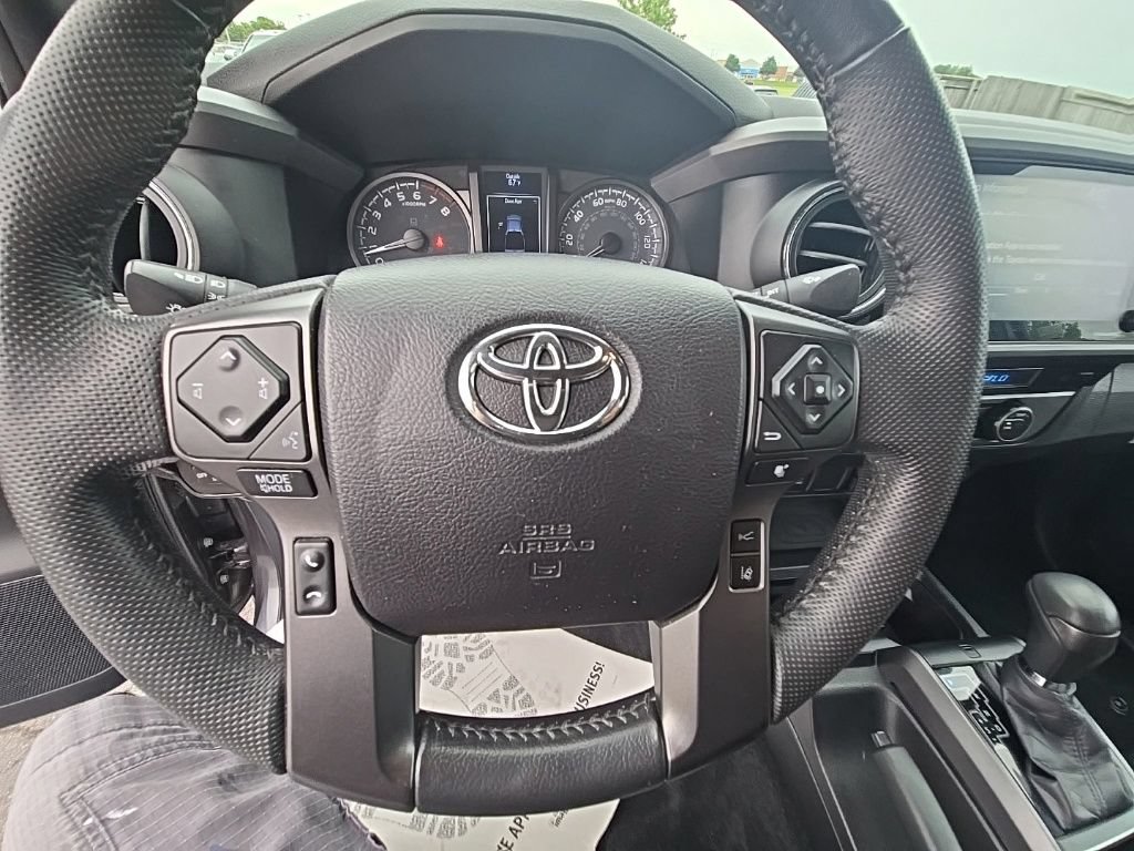 Used 2021 Toyota Tacoma TRD Sport AWD/4WD image 18