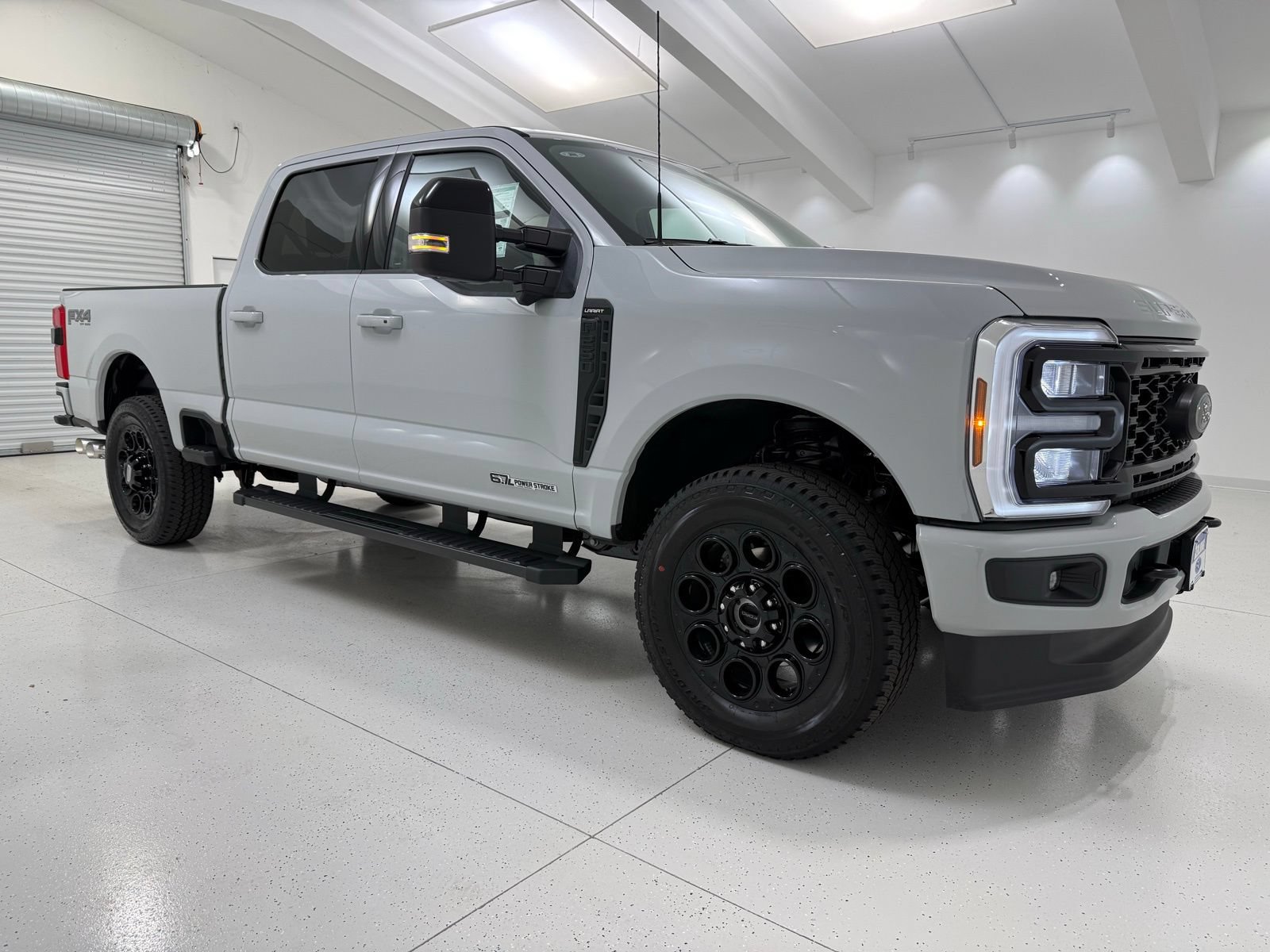 New 2026 Ford F250 Lariat w/ Black Appearance Package AWD/4WD video 1