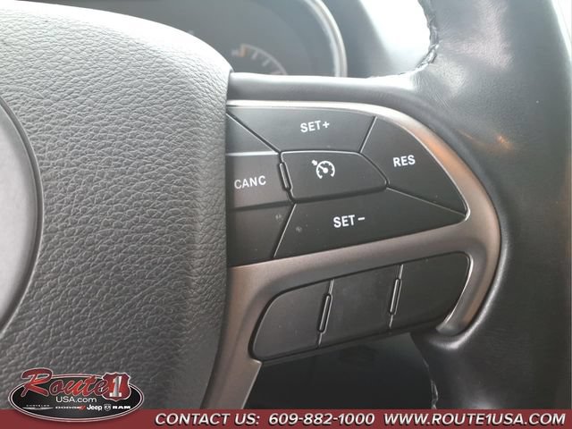 Used 2019 Jeep Grand Cherokee Laredo AWD/4WD image 28