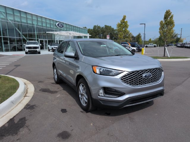 Certified 2024 Ford Edge SEL w/ Convenience Package AWD/4WD image 7