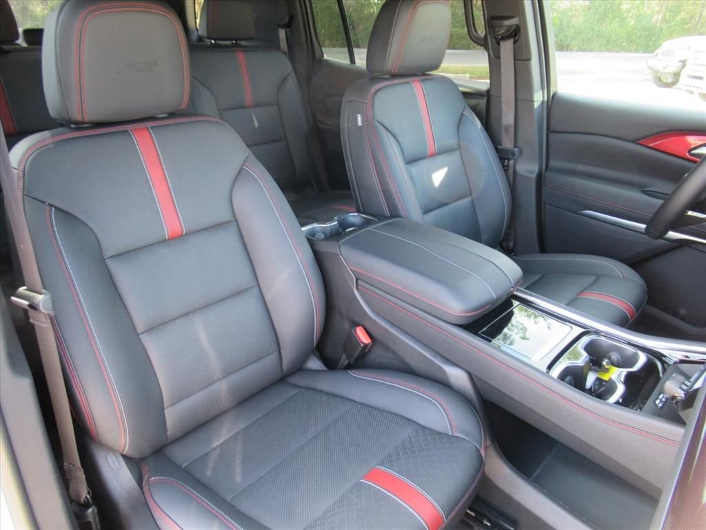 Used 2024 Chevrolet Traverse RS w/ LPO, Floor Liner Package image 8