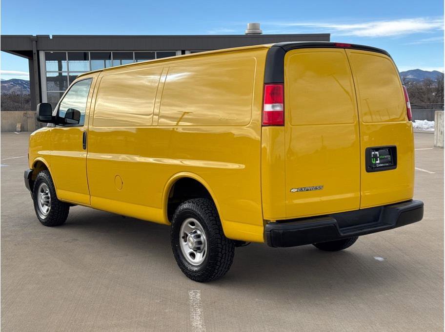 Used 2021 Chevrolet Express 2500 image 5