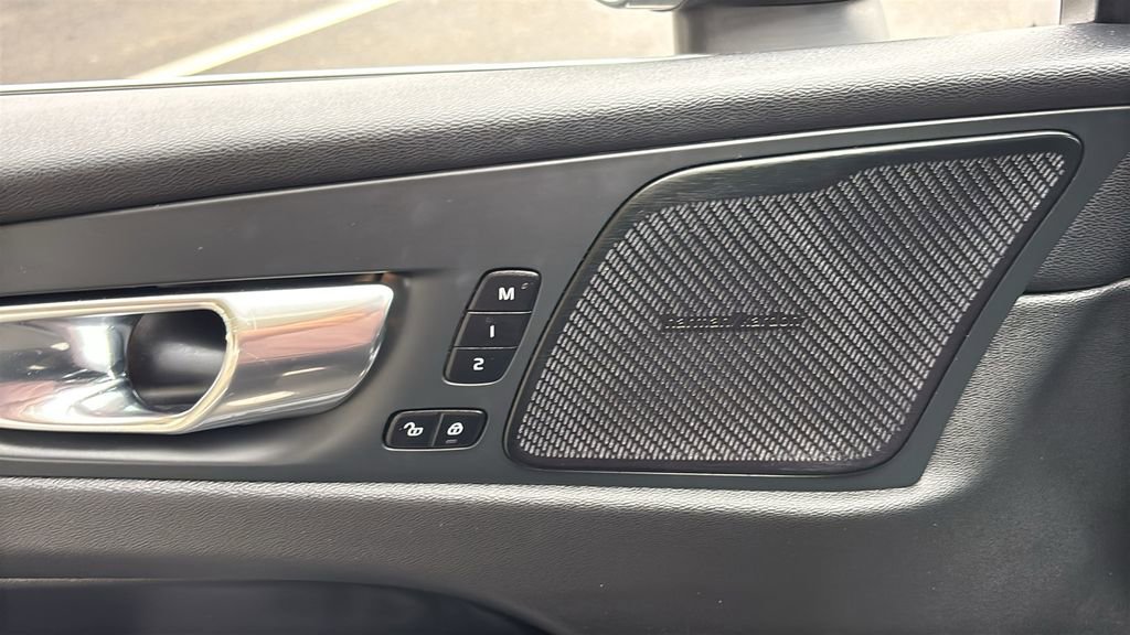 Used 2021 Volvo XC60 T5 Inscription w/ Climate Package image 12