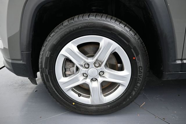Used 2024 Jeep Compass Latitude AWD/4WD image 9