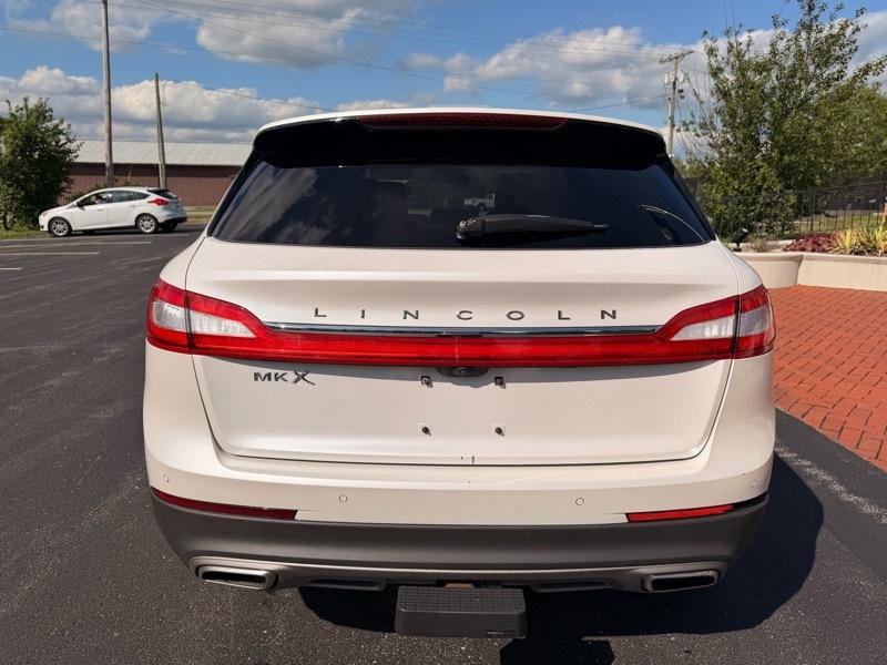 Used 2016 Lincoln MKX Reserve w/ Luxury Package FWD image 7