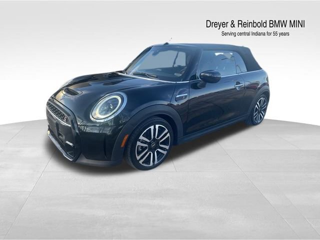 Used 2023 MINI Cooper S w/ Signature Upholstery Package image 4