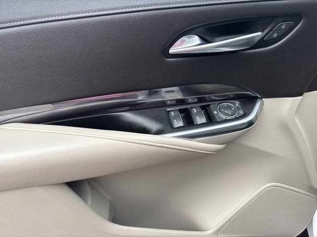 Used 2019 Cadillac XT4 Luxury w/ Cold Weather Package FWD image 13