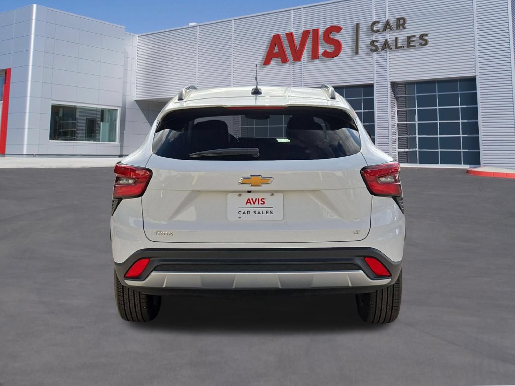 Used 2026 Chevrolet Trax LT FWD image 7