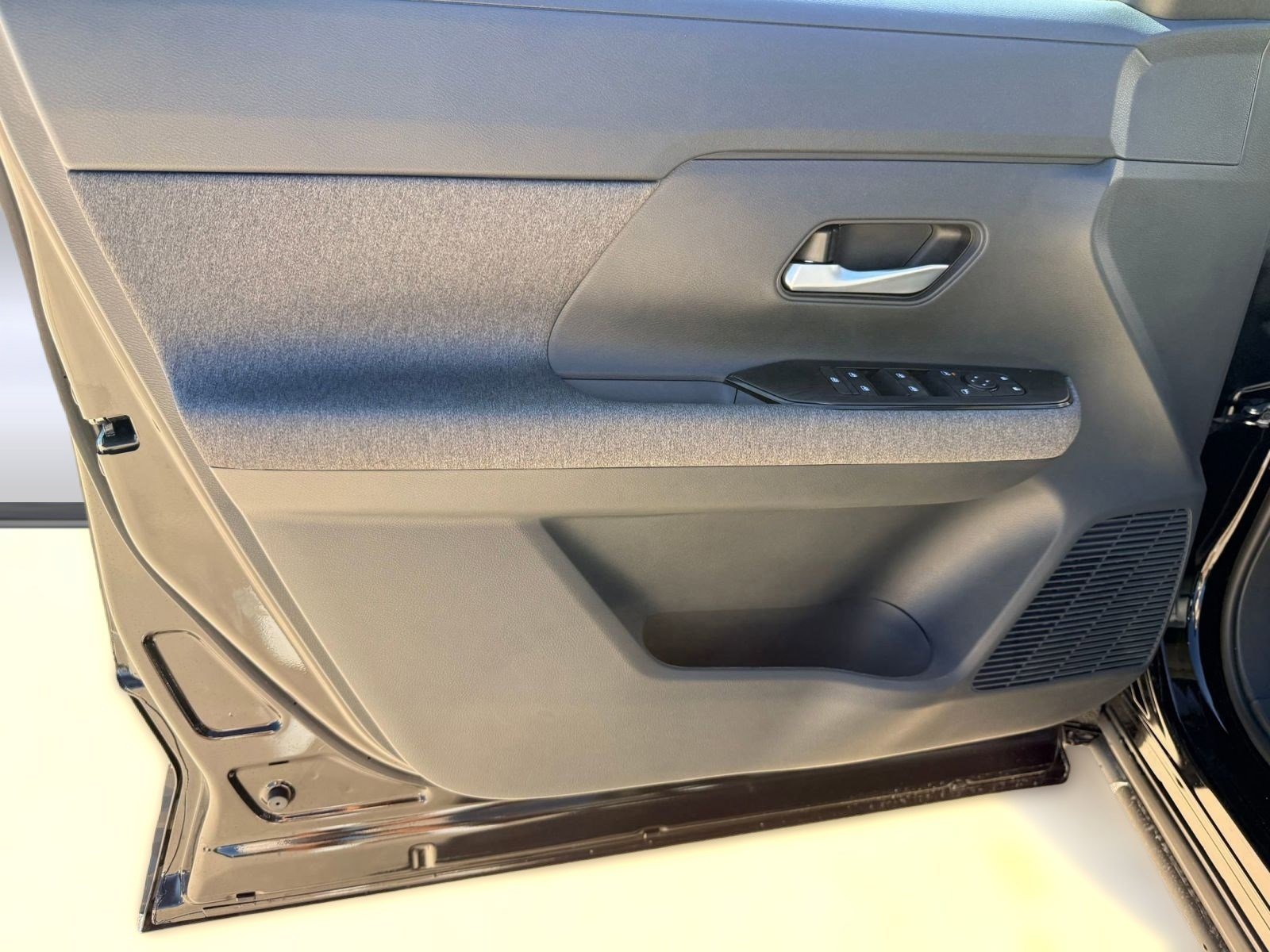 New 2026 Nissan Kicks SV w/ Cold Weather Package image 21