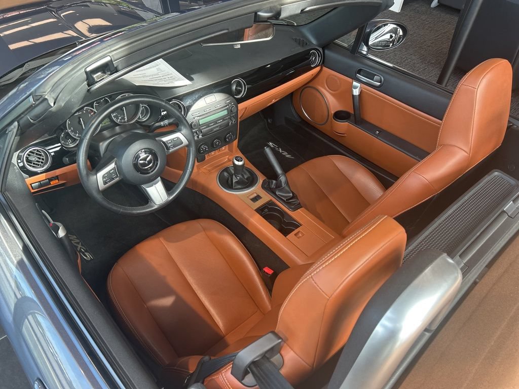 Used 2007 MAZDA MX-5 Miata Grand Touring RWD image 5