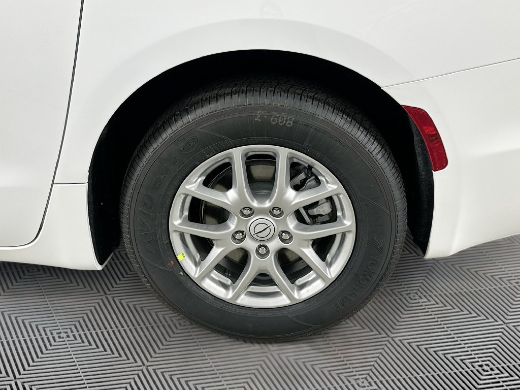 New 2026 Chrysler Pacifica Select FWD image 15
