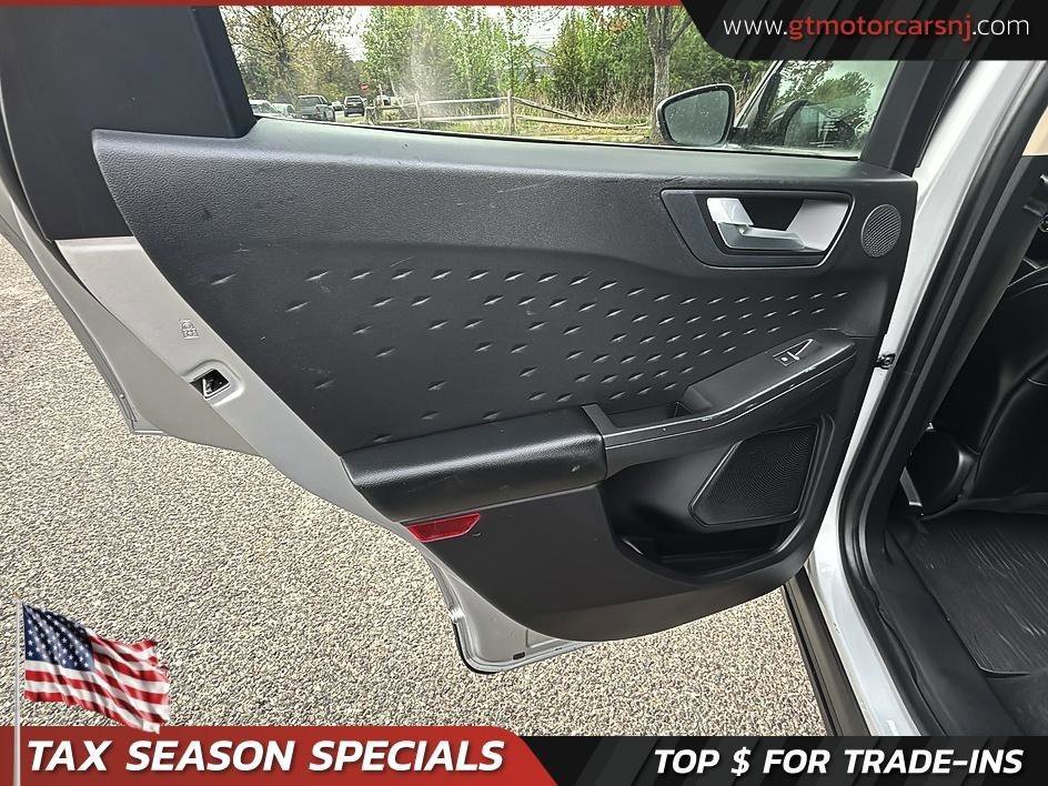 Used 2020 Ford Escape Titanium AWD/4WD image 29