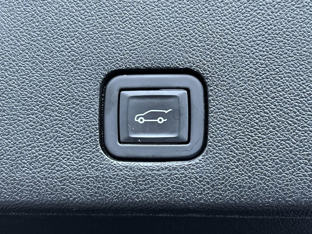 Used 2024 Cadillac XT6 Premium Luxury image 26