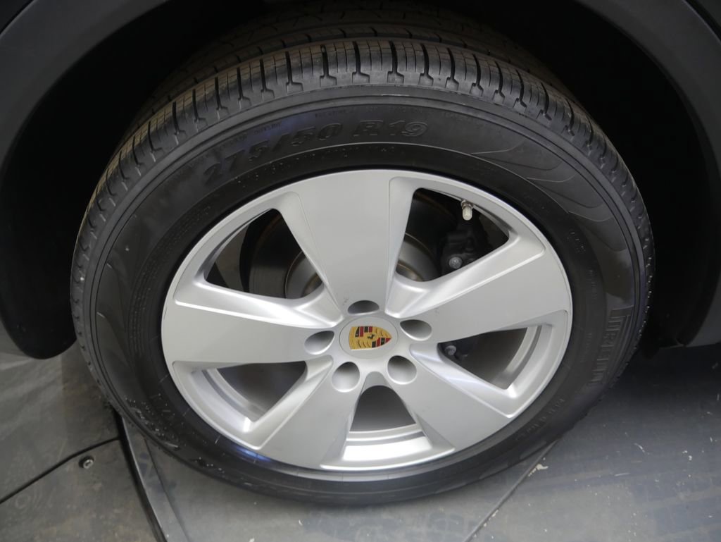 Certified 2023 Porsche Cayenne image 15