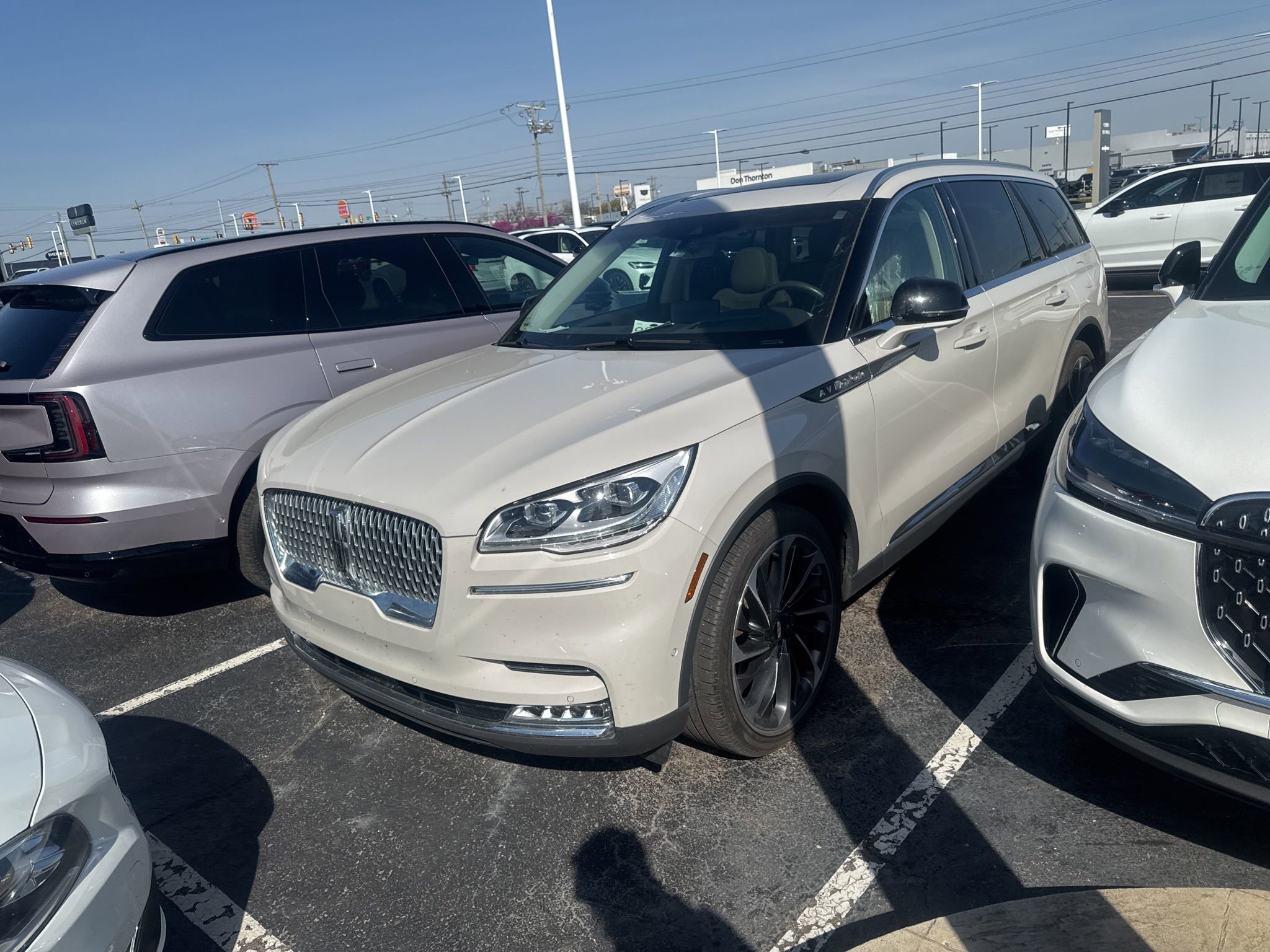 Used 2021 Lincoln Aviator Reserve w/ Equipment Group 202A image 1