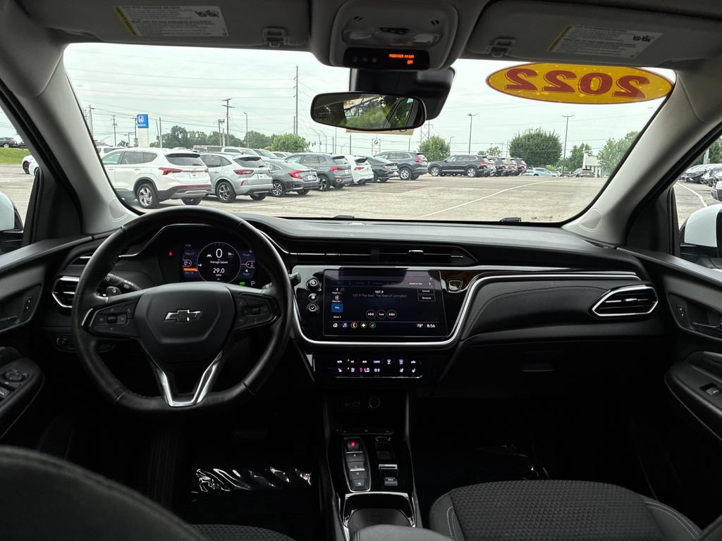 Used 2022 Chevrolet Bolt EUV LT w/ Comfort Package FWD image 18
