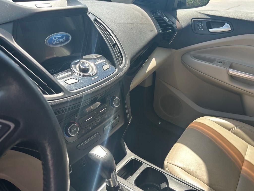 Used 2017 Ford Escape Titanium image 12