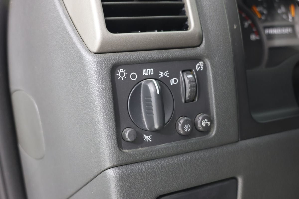 Used 2005 Chevrolet Colorado LS AWD/4WD image 19