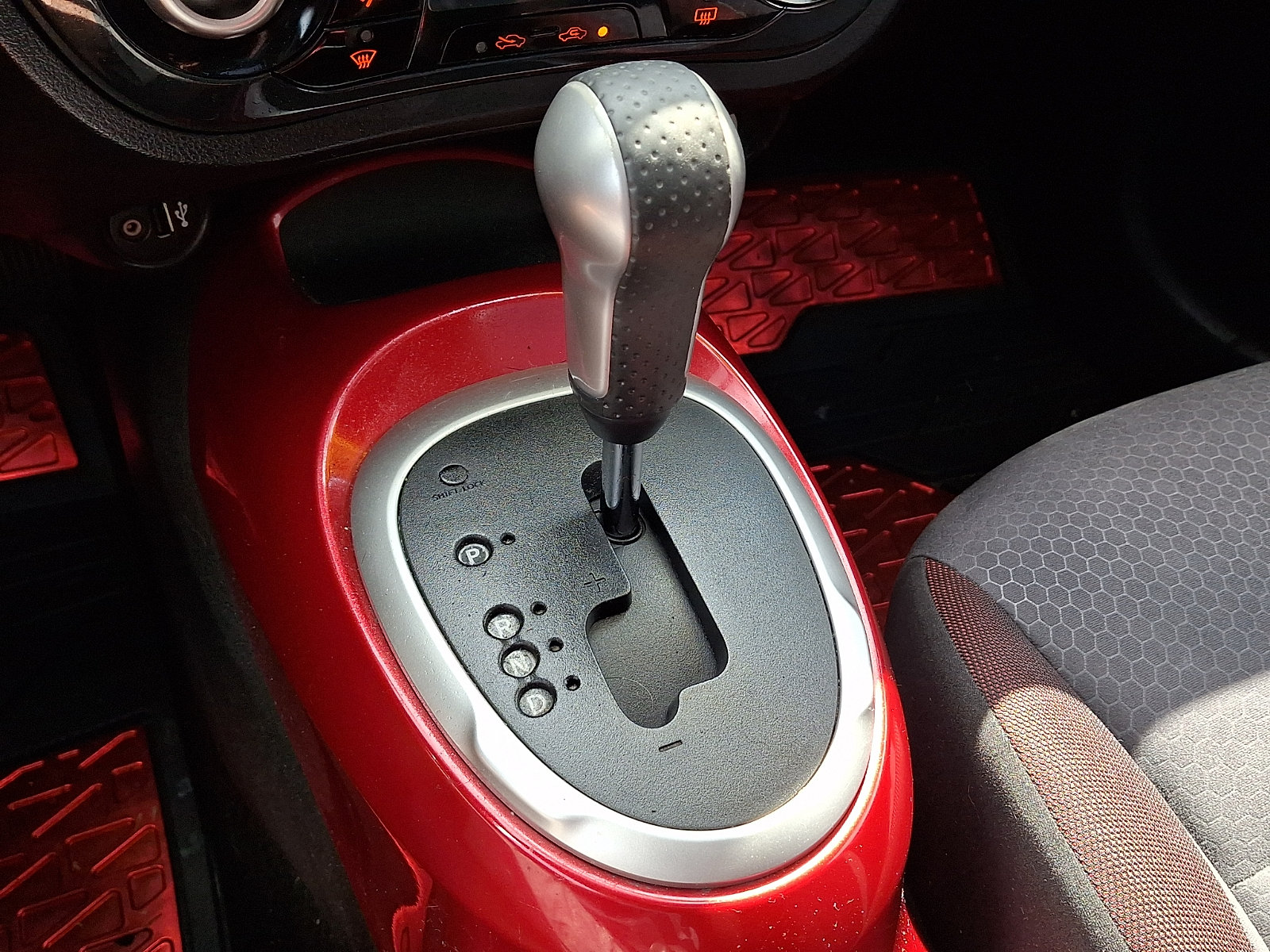 Used 2011 Nissan Juke SV AWD/4WD image 15
