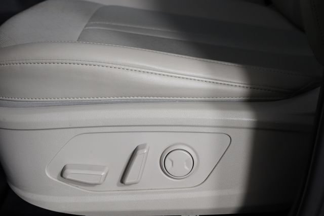 Used 2023 Kia Sorento S w/ Panoramic Sunroof Package FWD image 23