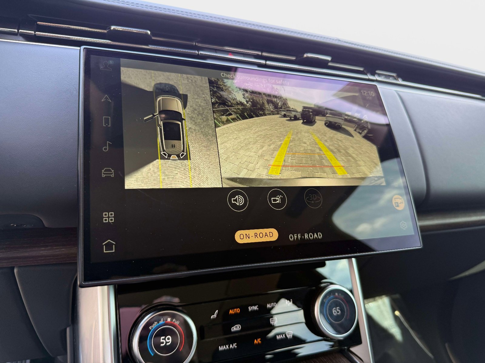 Used 2022 Land Rover Range Rover Long Wheelbase SE image 46