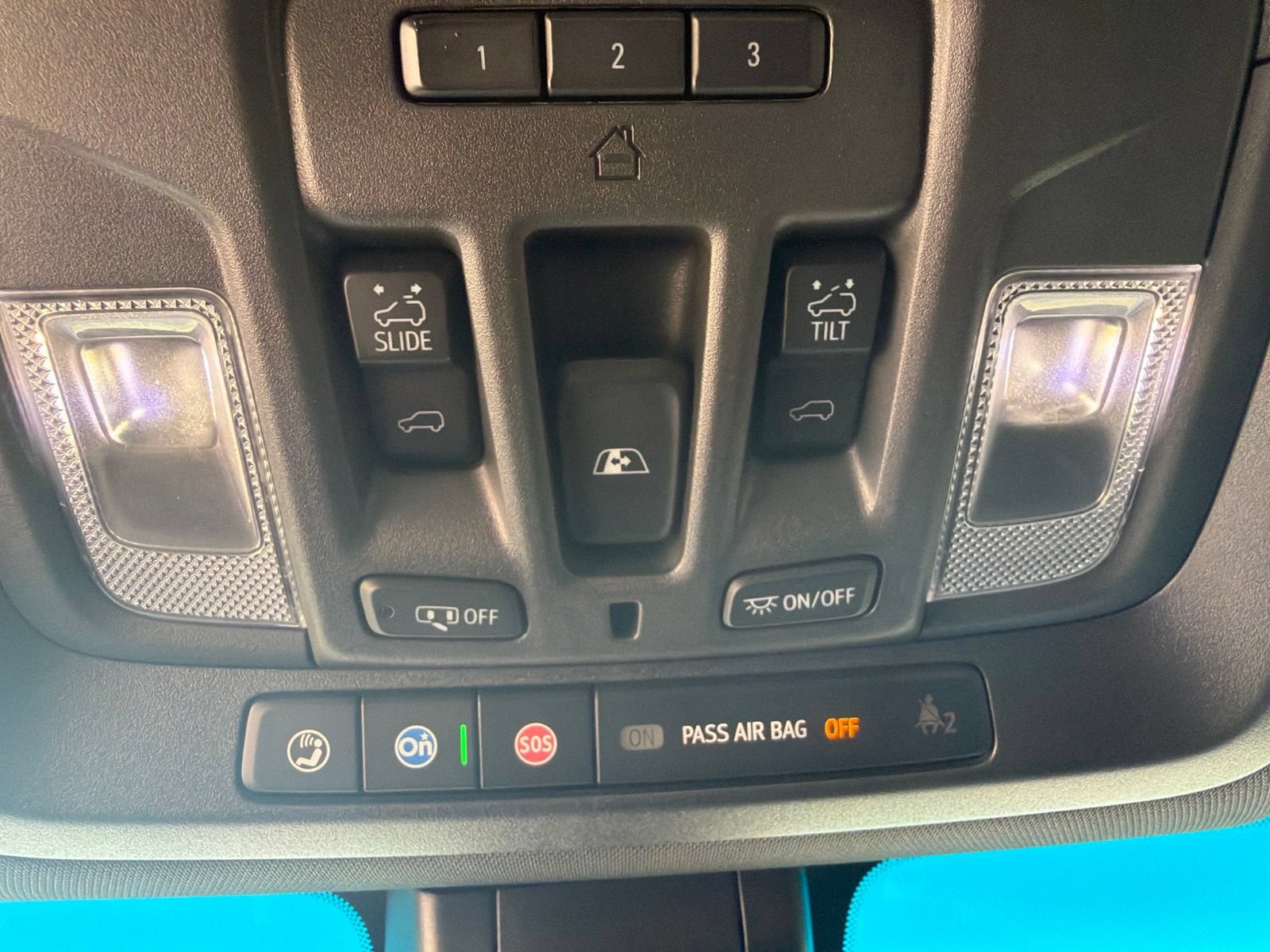 Used 2022 GMC Sierra 2500 AT4 w/ AT4 Preferred Package AWD/4WD image 45