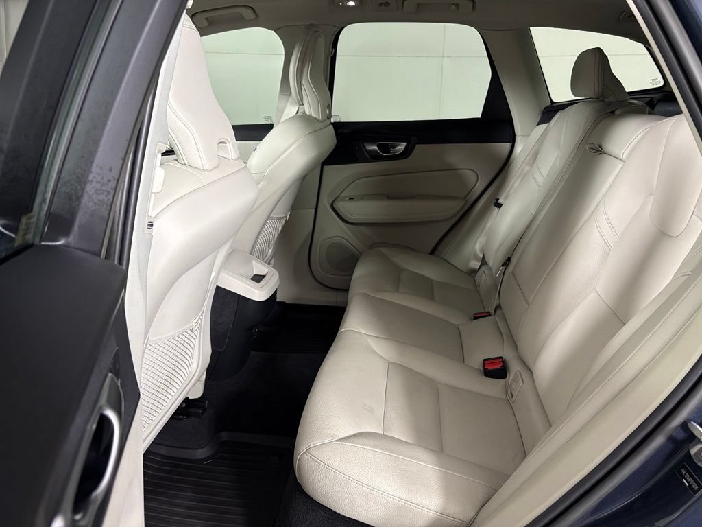 Used 2023 Volvo XC60 B5 Plus w/ Climate Package FWD image 35