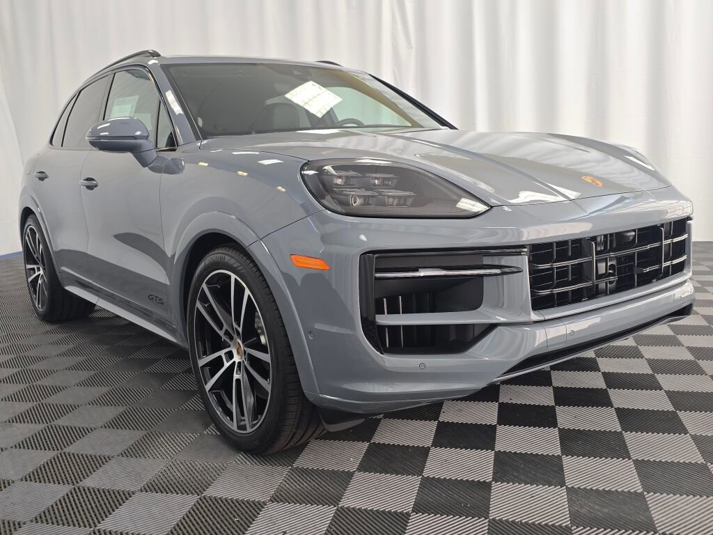 New 2025 Porsche Cayenne GTS image 10