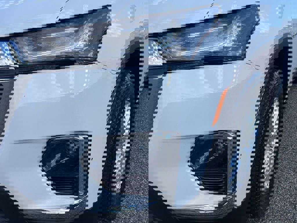 Used 2023 Chevrolet Traverse LS w/ Safety Package image 10