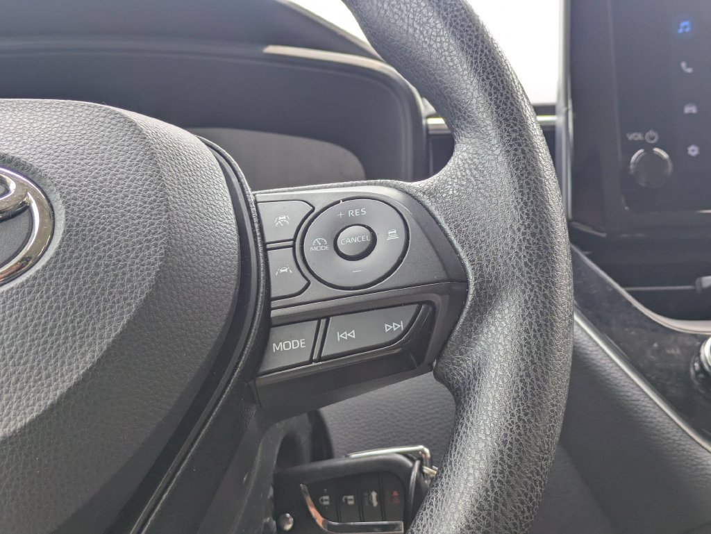 Used 2025 Toyota Corolla LE FWD image 22