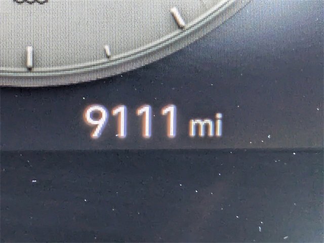 Used 2023 Hyundai Elantra Limited image 30