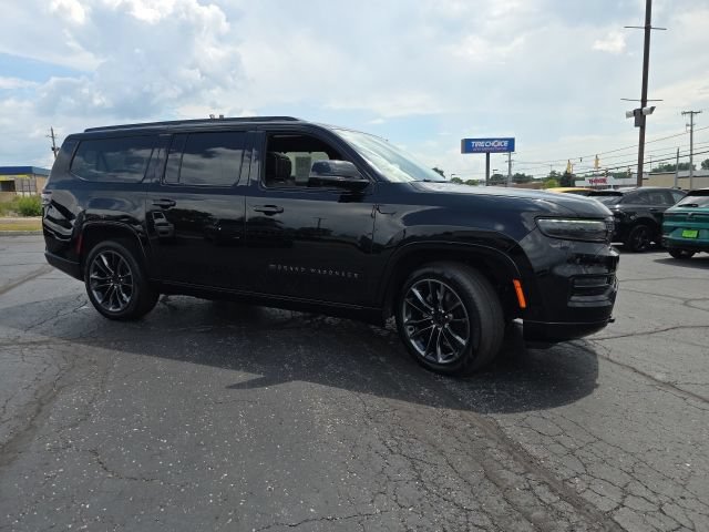 Used 2025 Jeep Grand Wagoneer L Series III w/ Rear Seat Video Group 1 AWD/4WD image 9