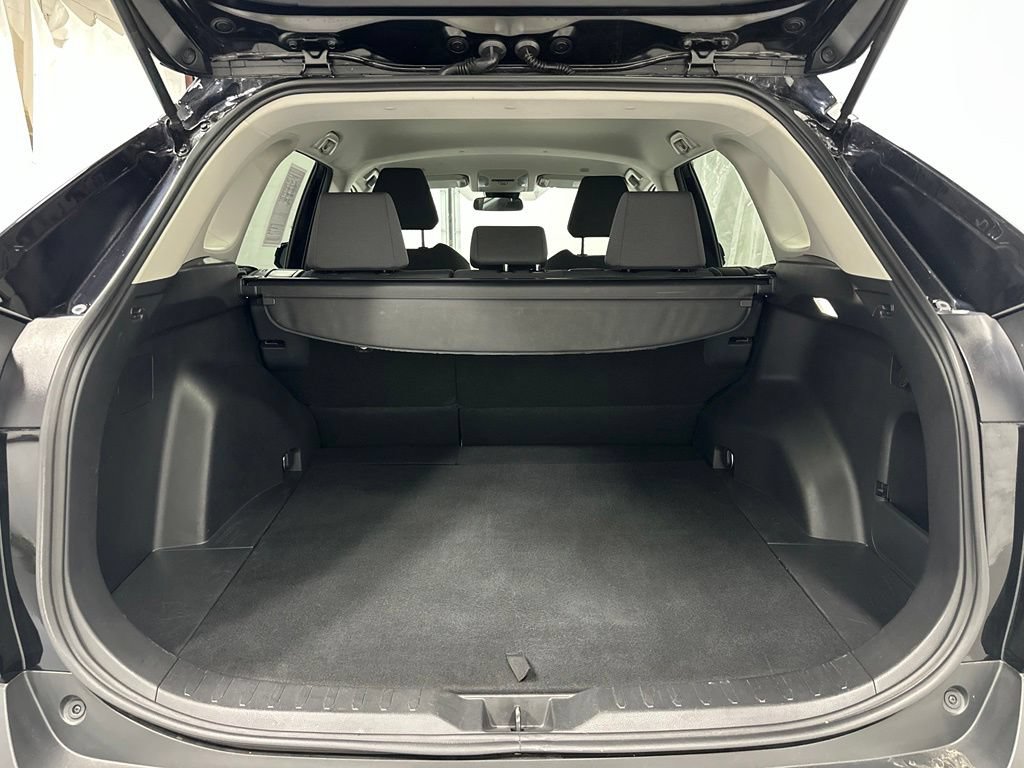 Used 2025 Toyota RAV4 XLE FWD image 48