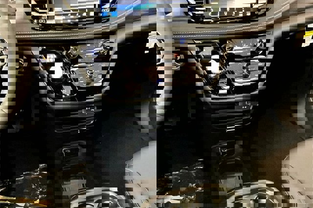 New 2026 Chrysler Pacifica Select w/ S Appearance Package image 7