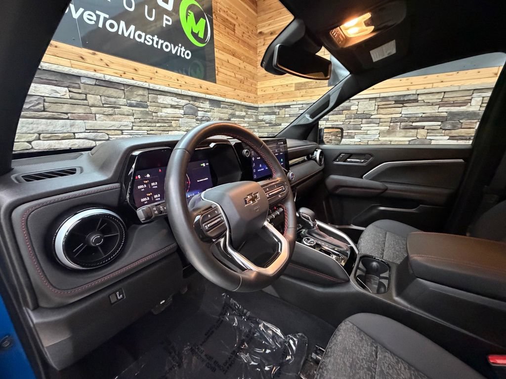 Used 2024 Chevrolet Colorado Z71 w/ Z71 Convenience Package 2 AWD/4WD image 29
