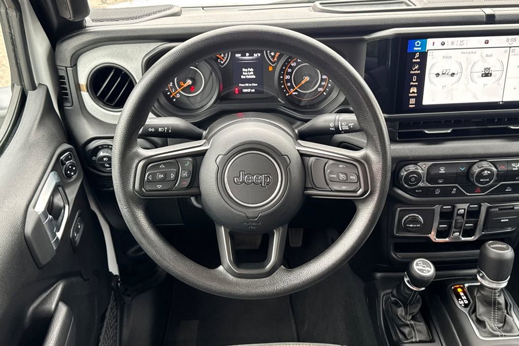 Used 2025 Jeep Gladiator Sport AWD/4WD image 16