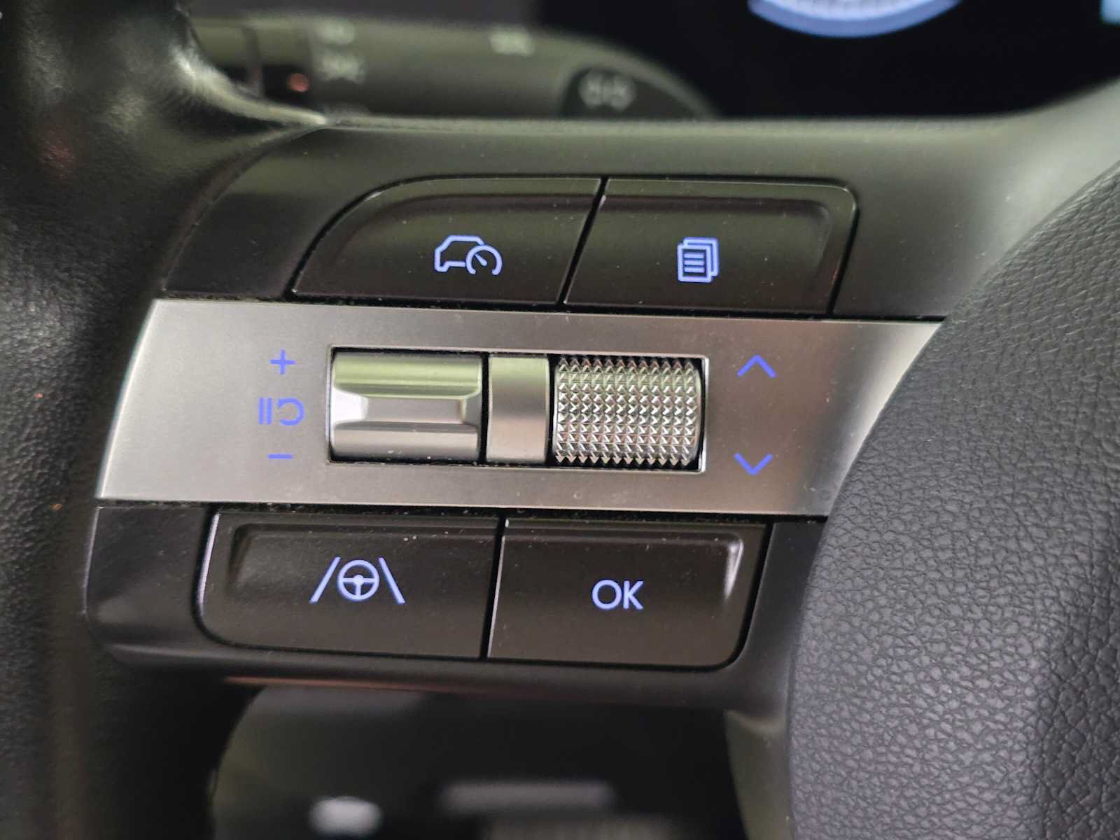 Used 2025 Hyundai Kona SEL AWD/4WD image 30