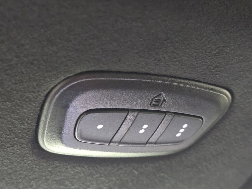 Used 2024 Jeep Grand Wagoneer L Series III AWD/4WD image 35