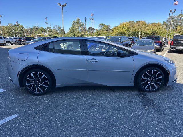Used 2023 Toyota Prius Prime Premium FWD image 5