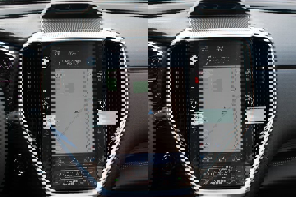 New 2025 Subaru Ascent Limited image 12