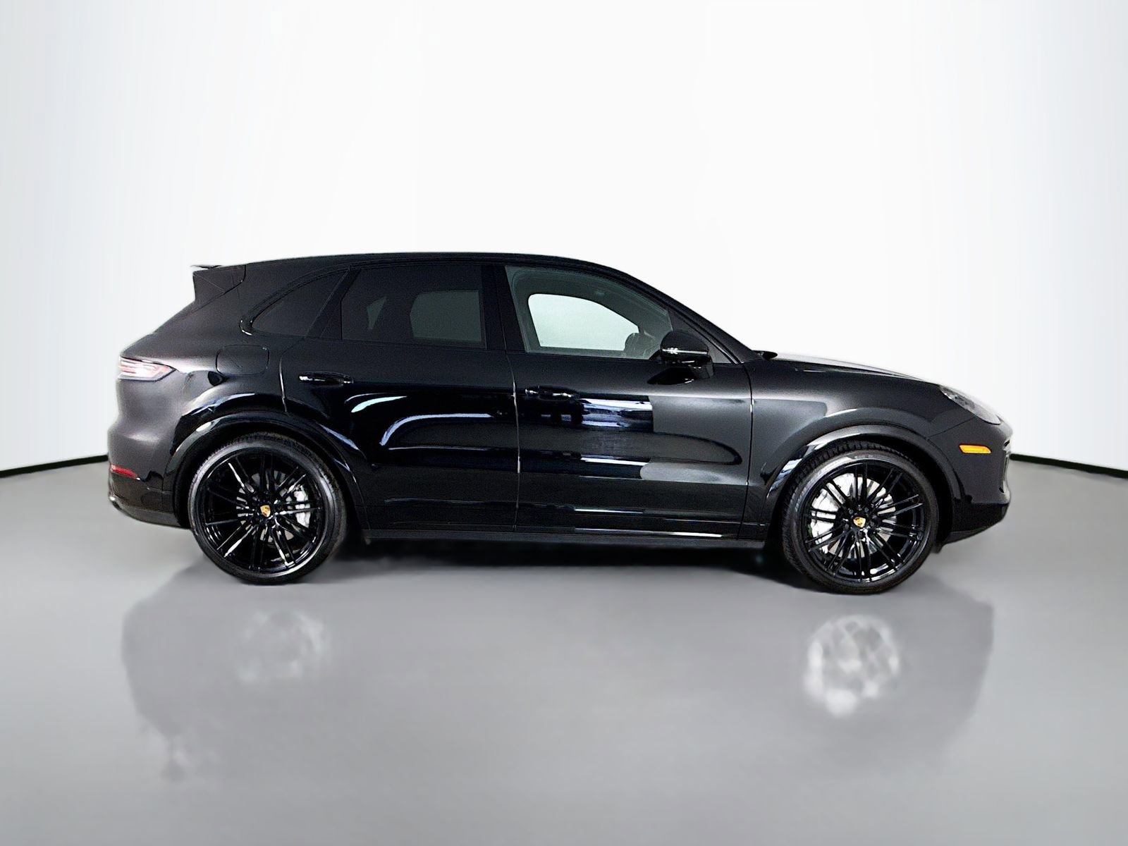 Used 2023 Porsche Cayenne Turbo image 8