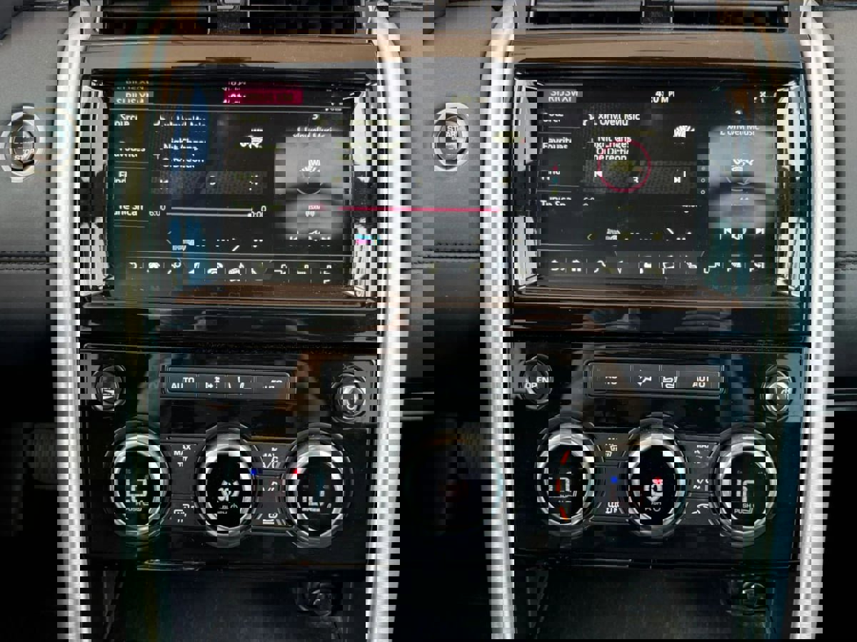 Used 2019 Land Rover Discovery HSE image 36