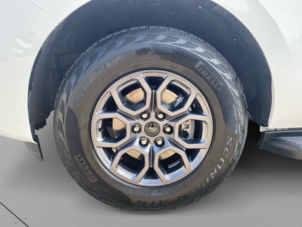 Used 2025 Ford Expedition Active AWD/4WD image 9