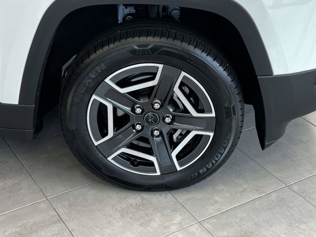 Used 2026 Jeep Cherokee Limited AWD/4WD image 8