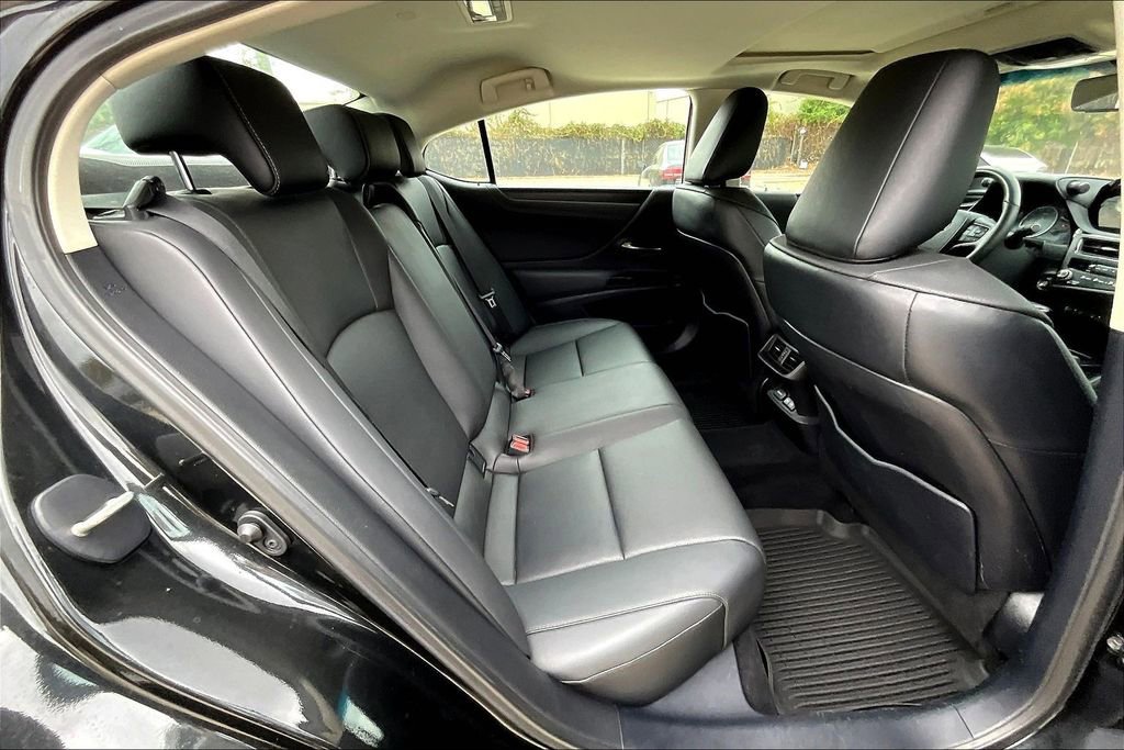Used 2024 Lexus ES 350 w/ Premium Package image 40